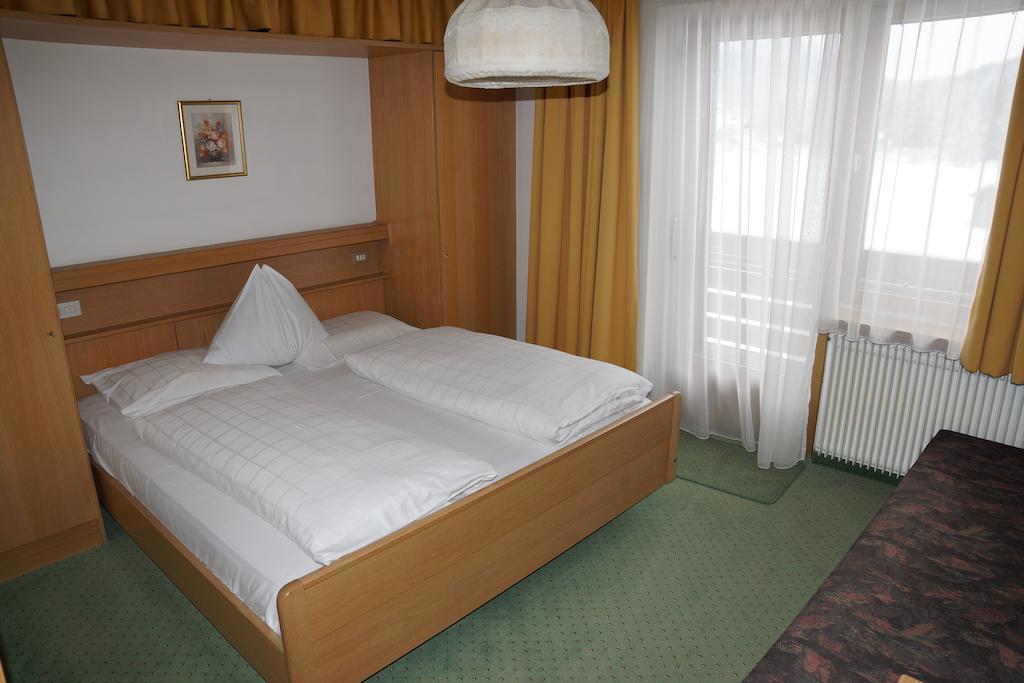 Hotel Mooserhof Sexten Quarto foto